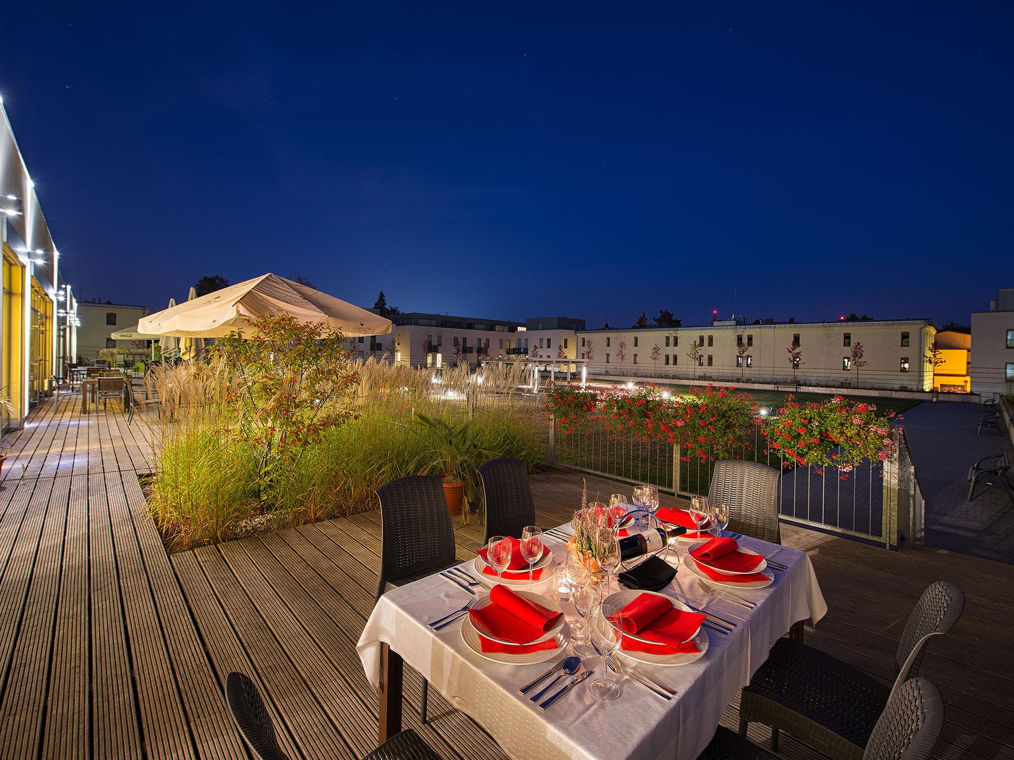 Ea Hotel Tereziansky Dvur Градець-Кралове Екстер'єр фото