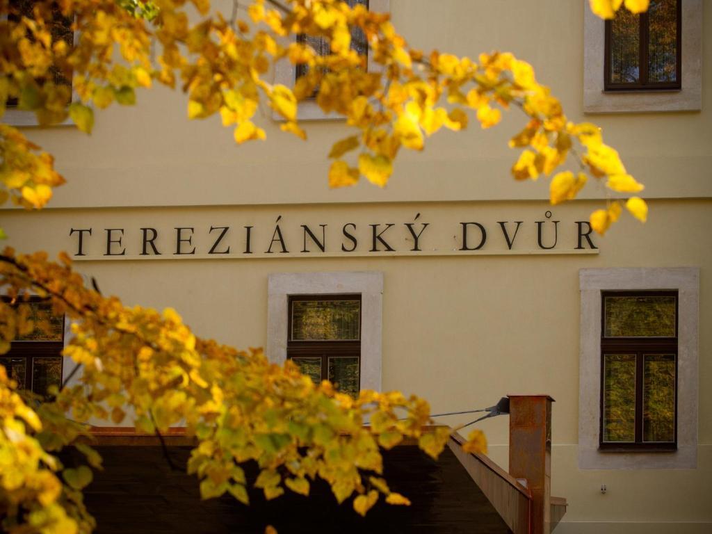 Ea Hotel Tereziansky Dvur Градець-Кралове Екстер'єр фото